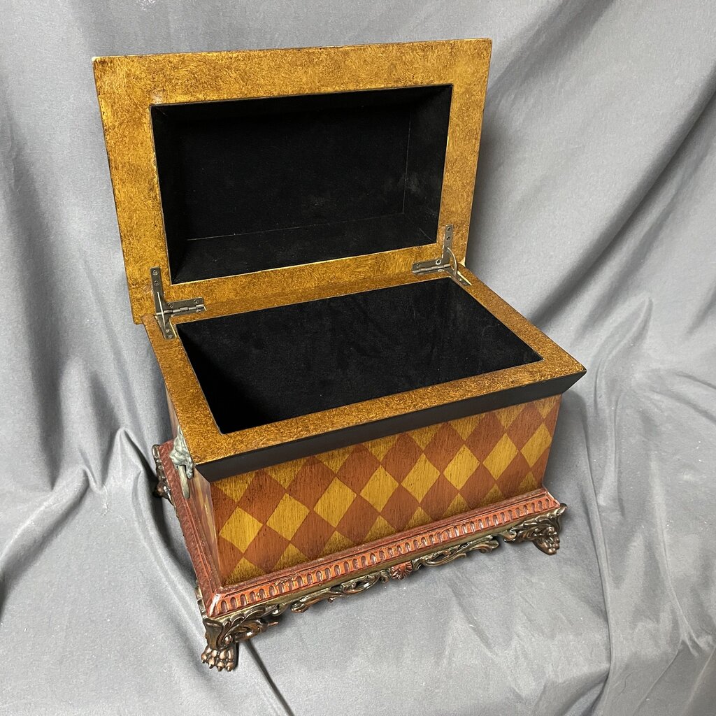 Decorative Box w/Lion