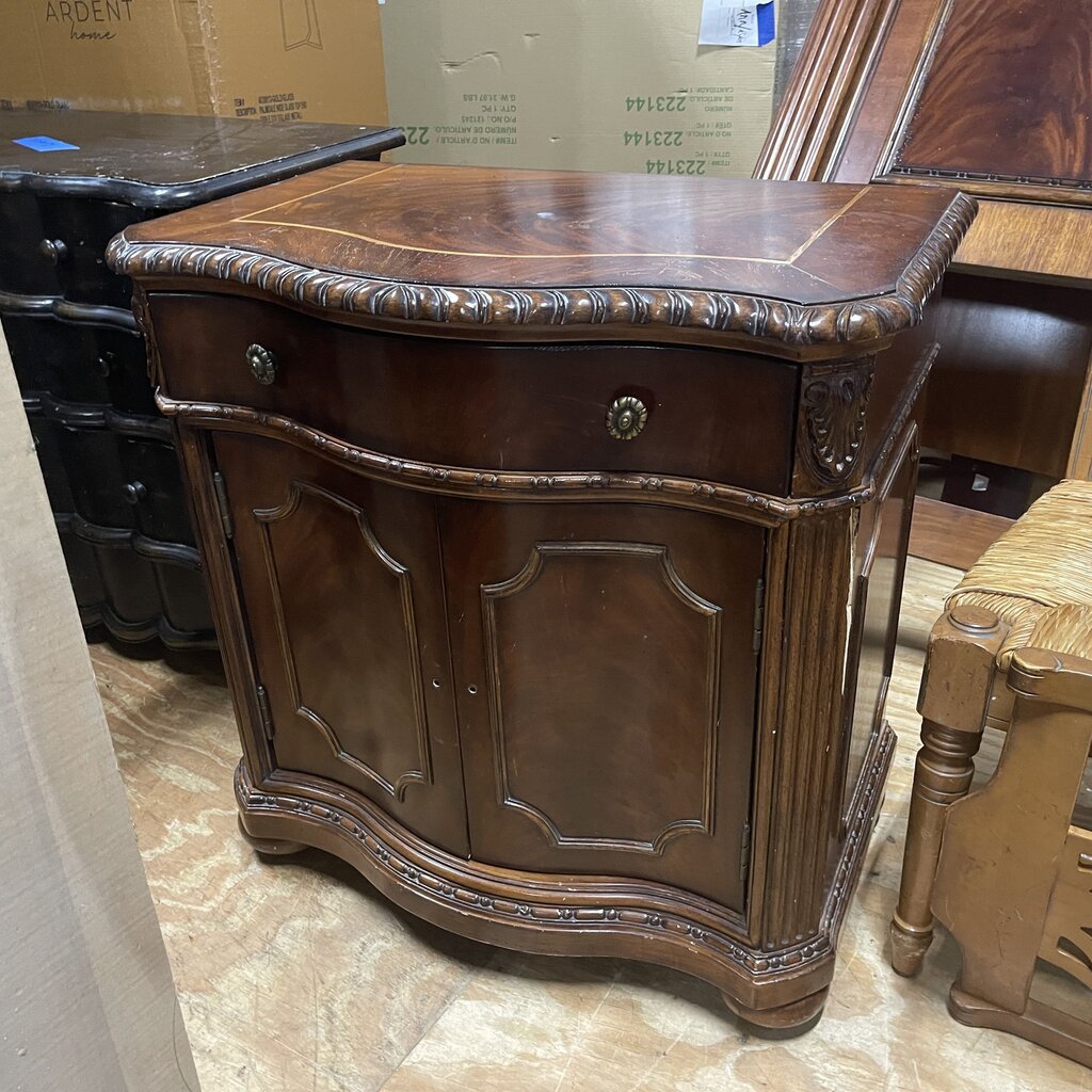 Nightstand (missing hardware)