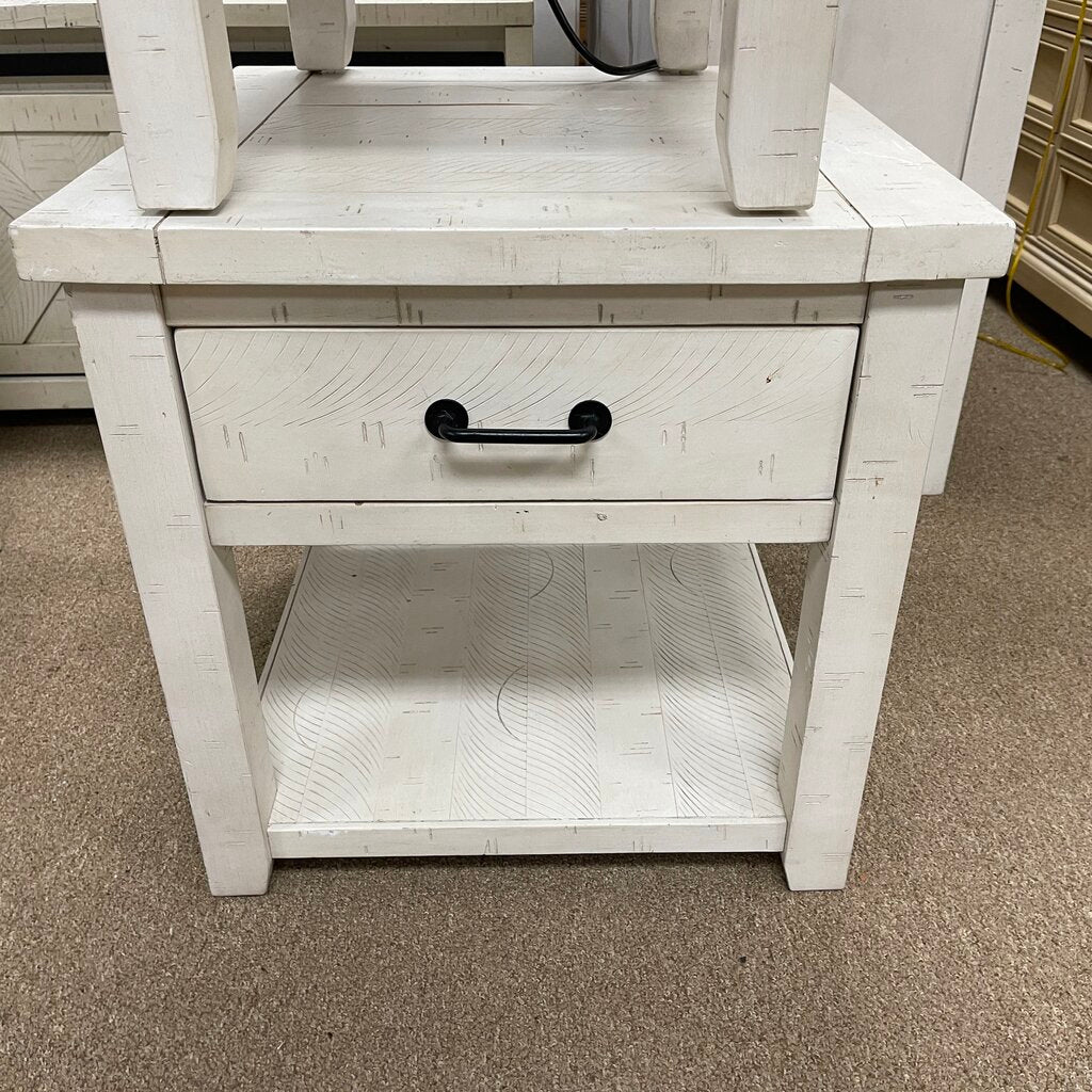 1-Drawer Farmhouse Style End Table