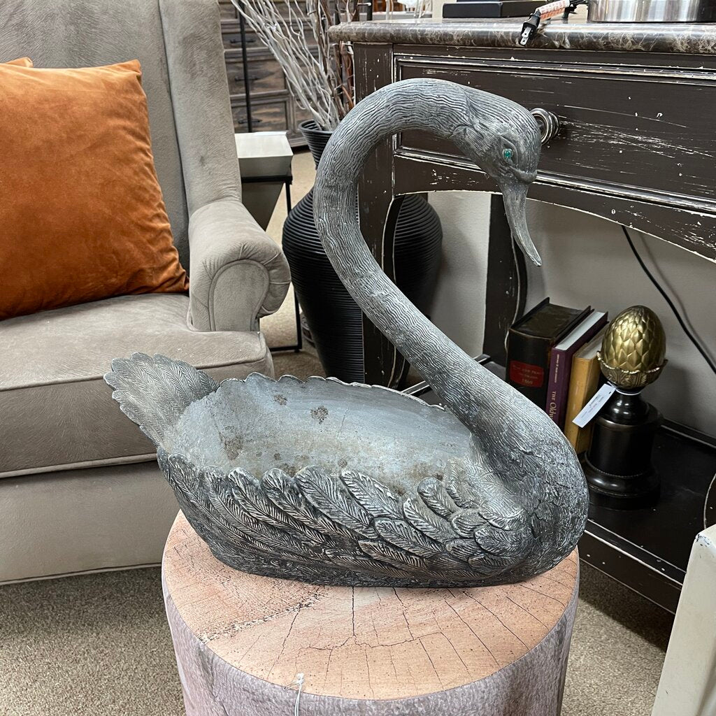 Metal Swan Planter