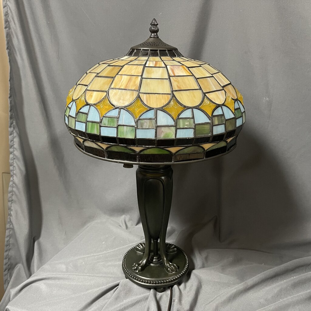 Tiffany Style Lamp