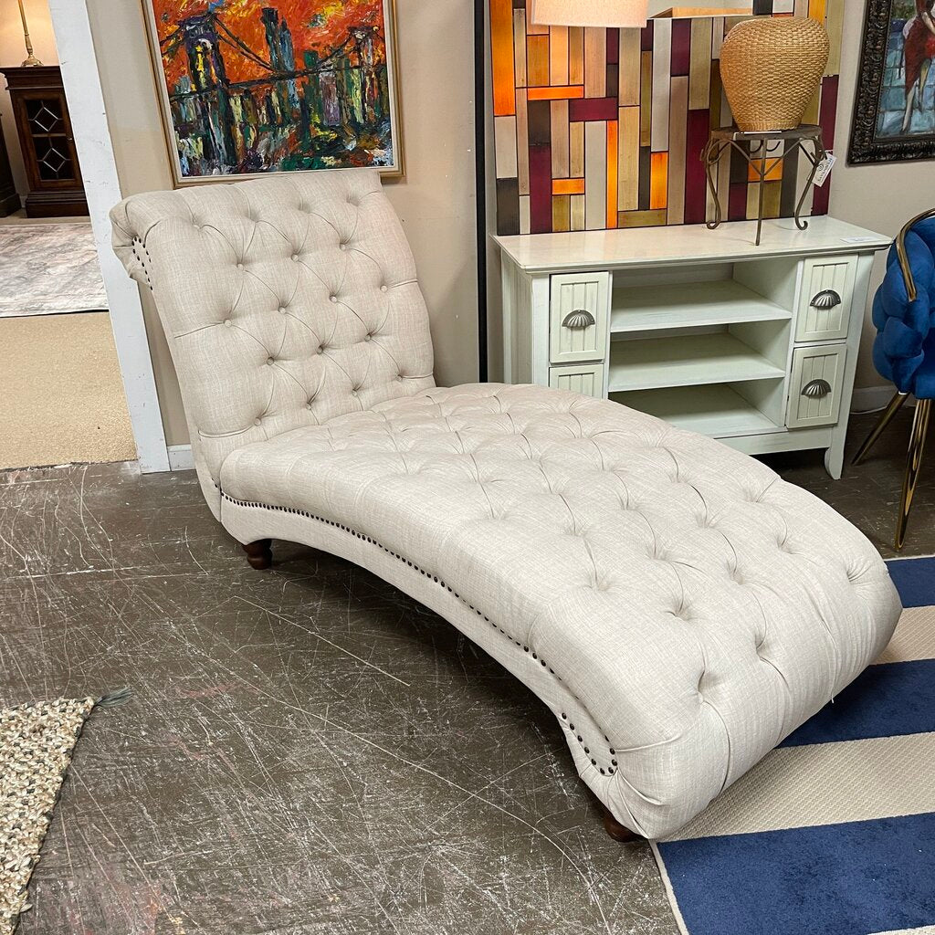 Tufted Chaise Lounge
