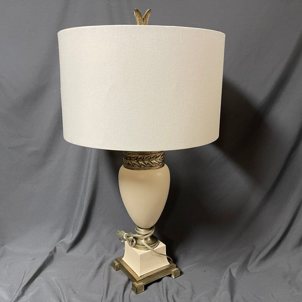 Urn Style Lamp
