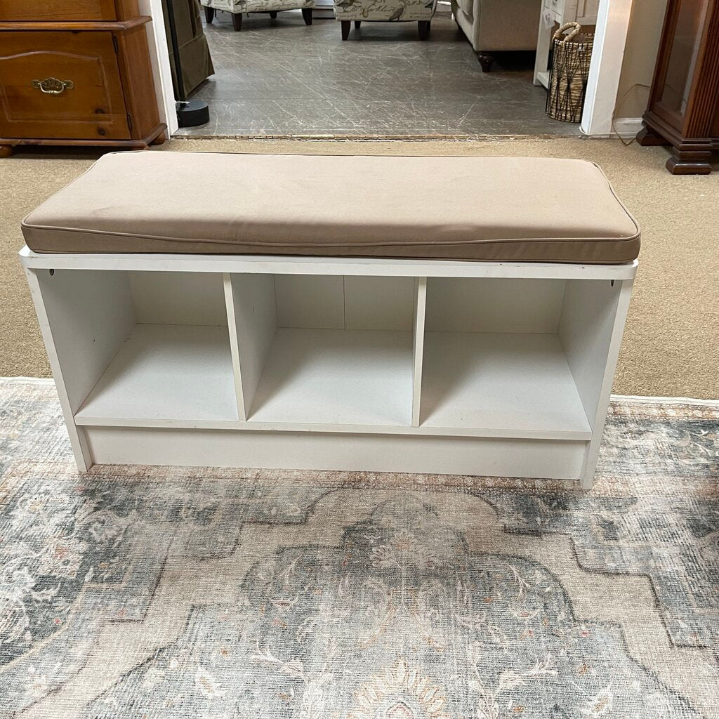 Mudroom Bench w/Cubbies