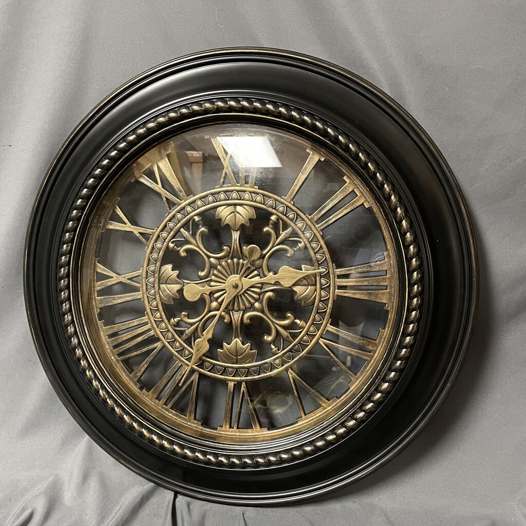 Round Wall Clock