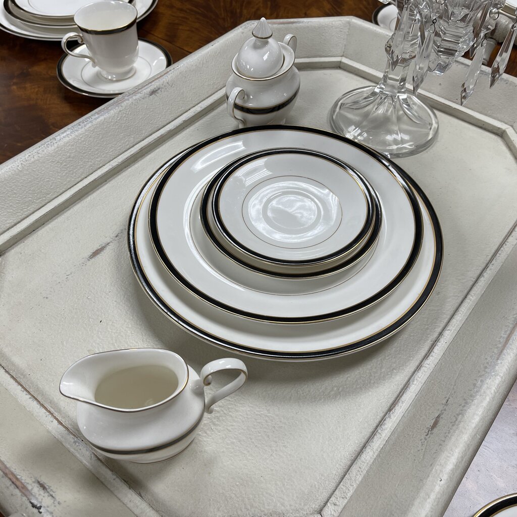 Black Tie Petit Bone China