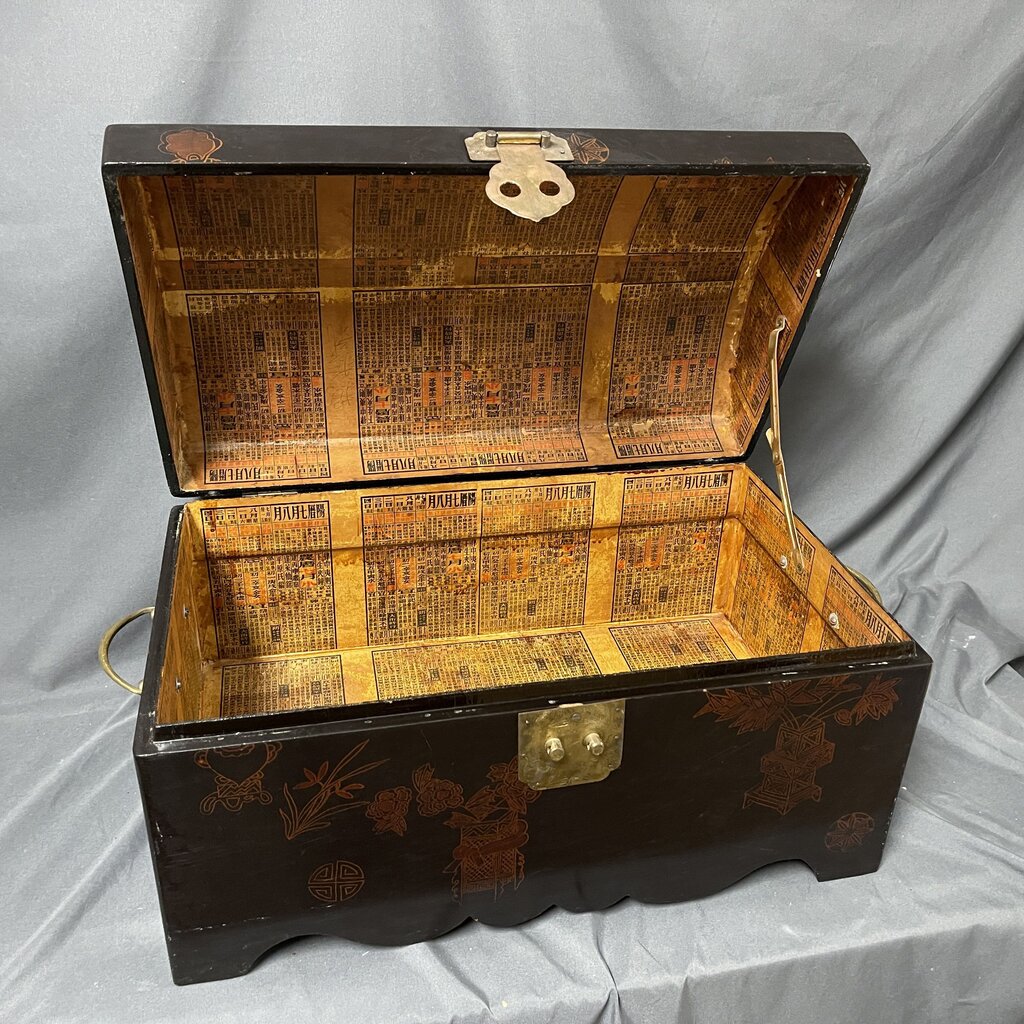 Small Chinese Black Lacquer Storage Trunk
