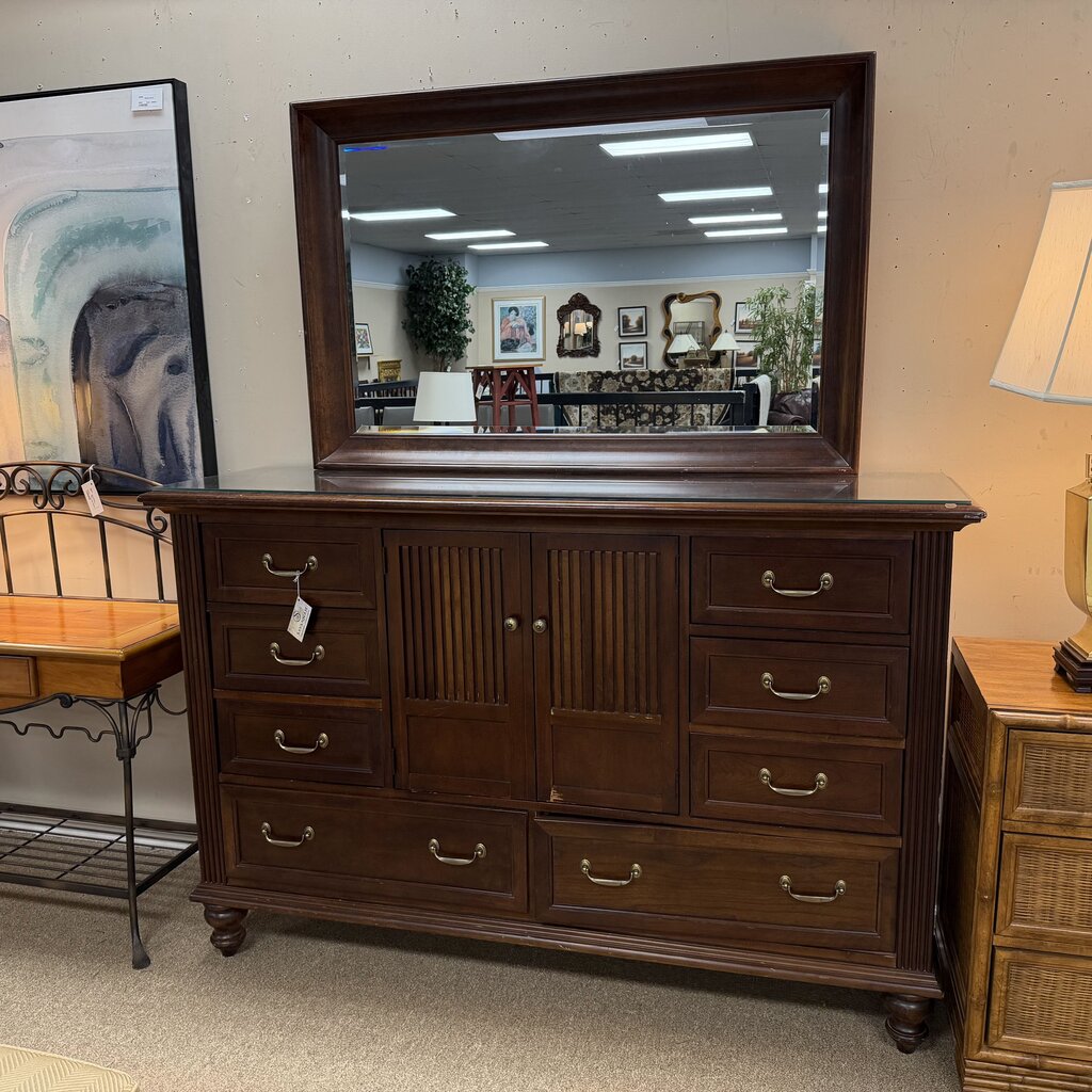 Double Dresser w/Mirror