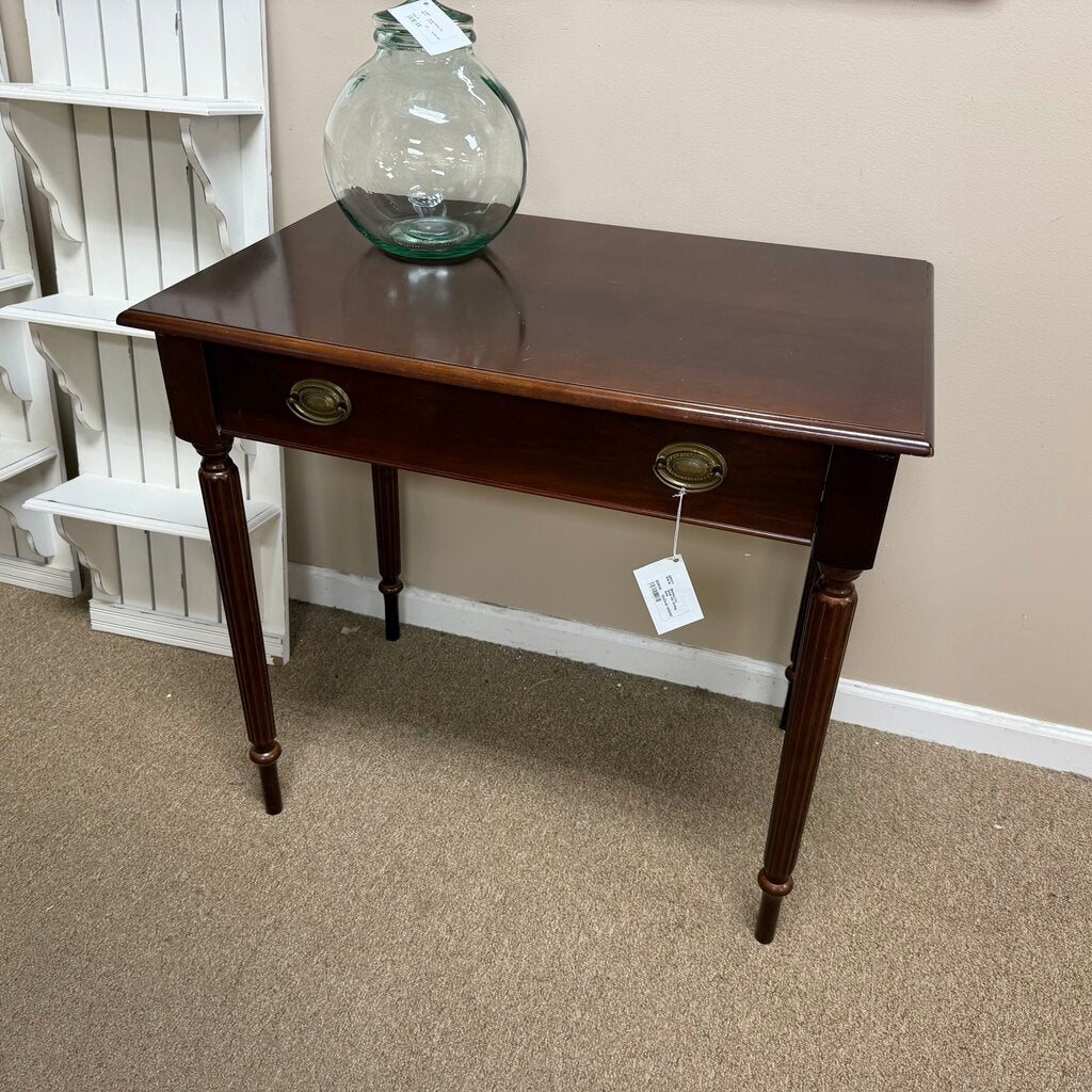 Small 1-Dr Writing Desk