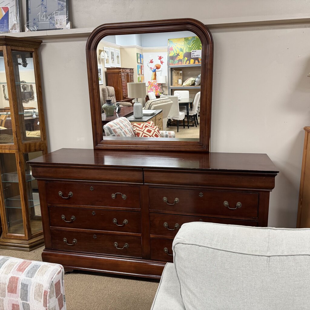 Dresser w/Mirror