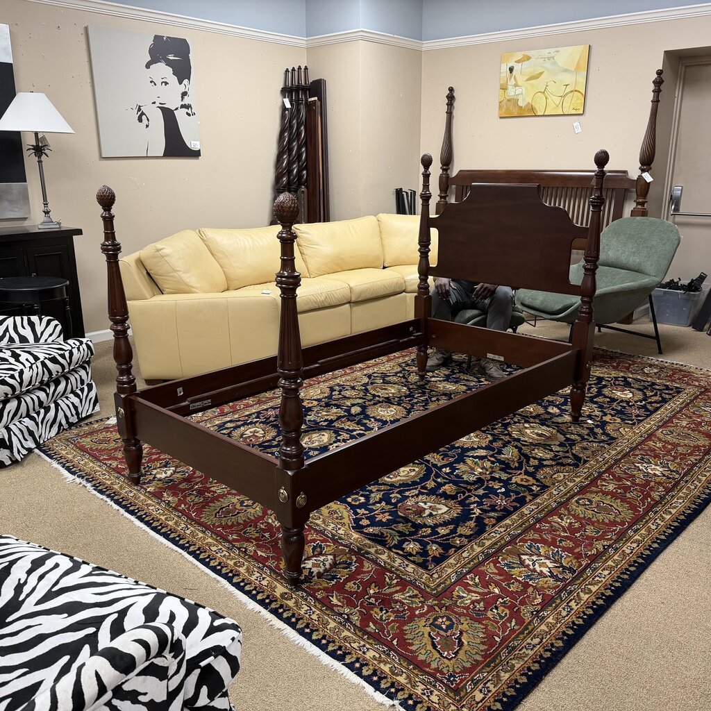 Vintage Pineapple Post Bed