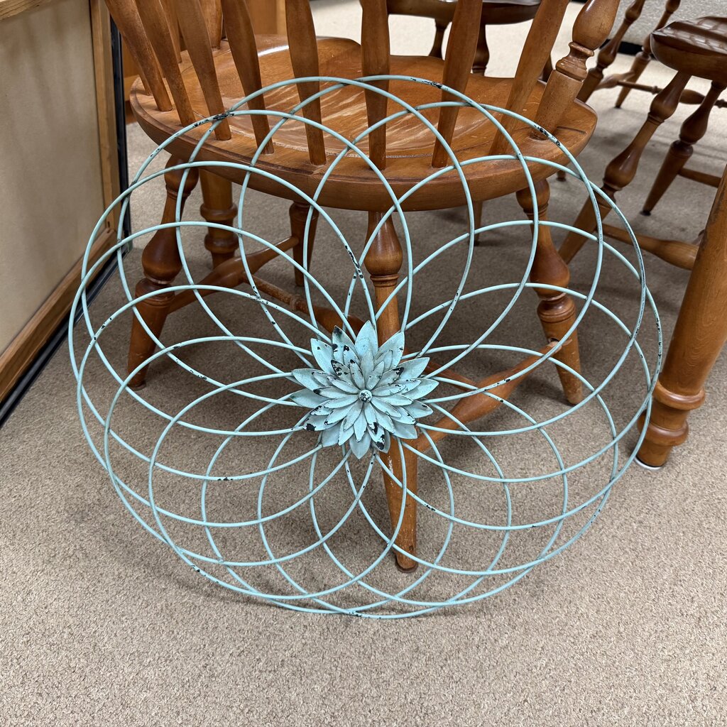 Round Metal Flower Wall Decor