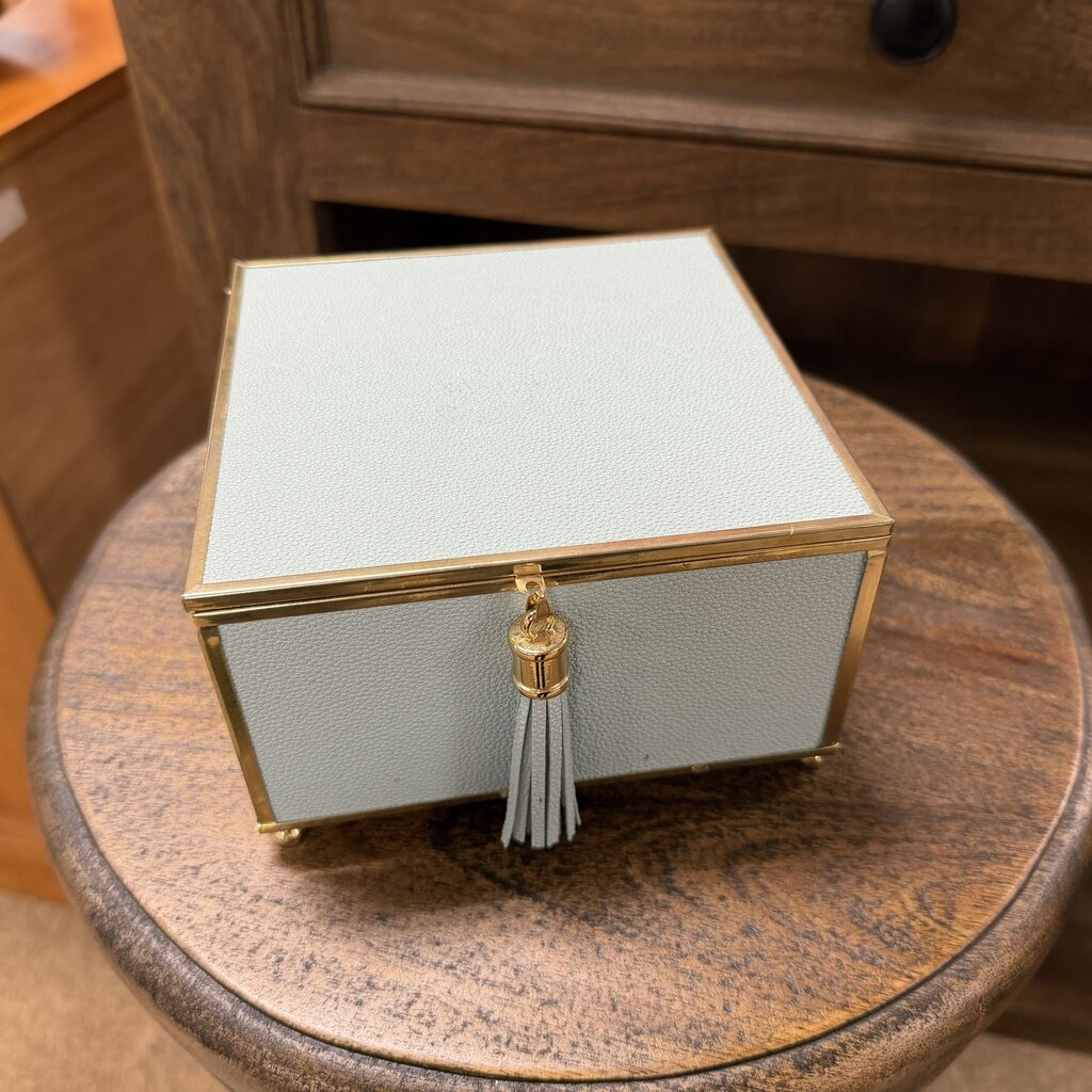 Decorative Box w/Tassel