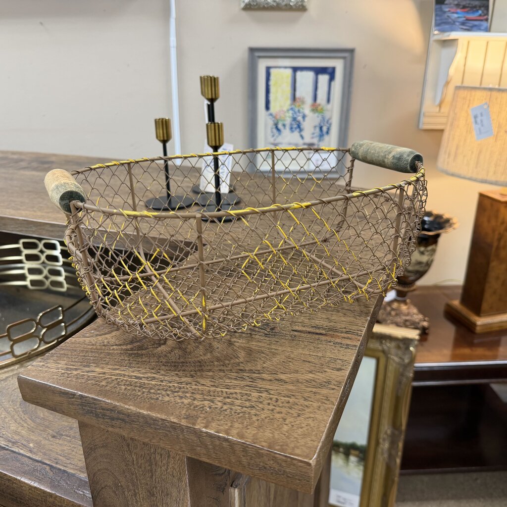 Wire Basket w/Wood Handles