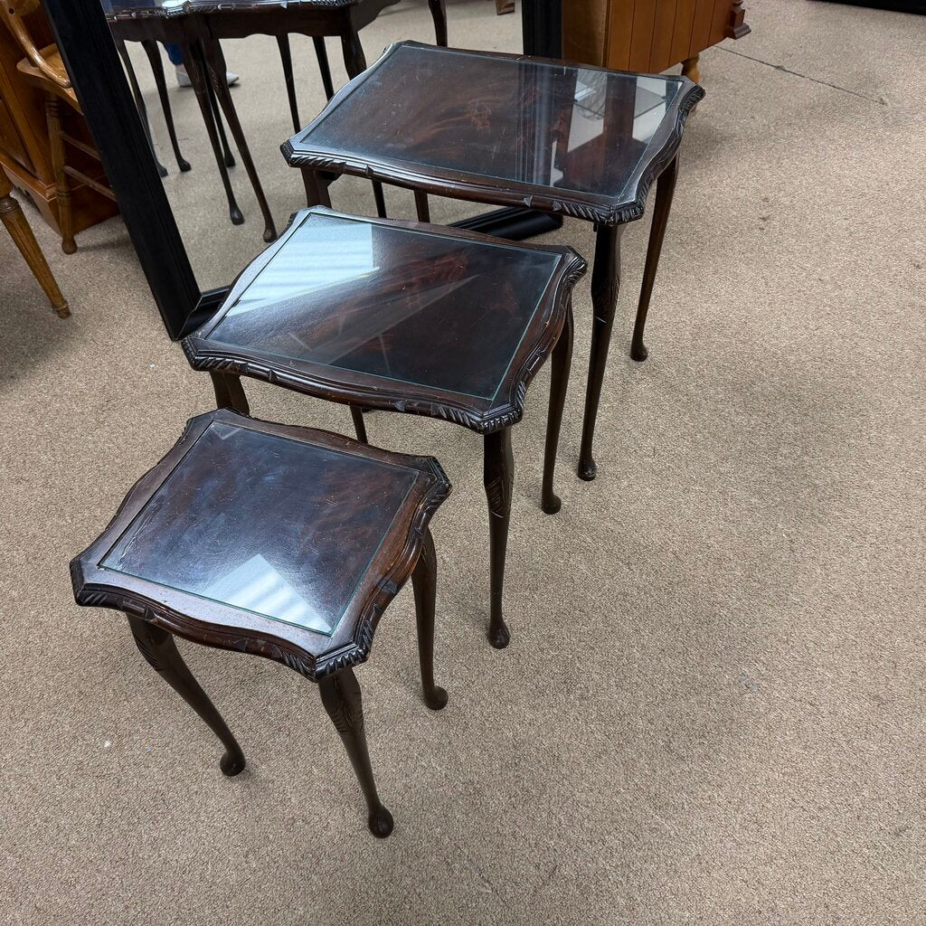 Set/3 Vintage Nesting Tables