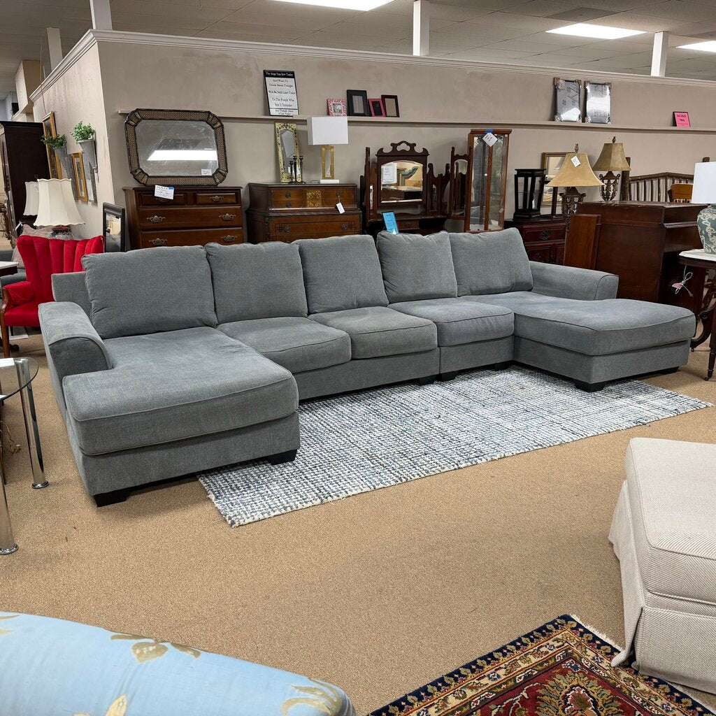 Sectional w/Double Chaise