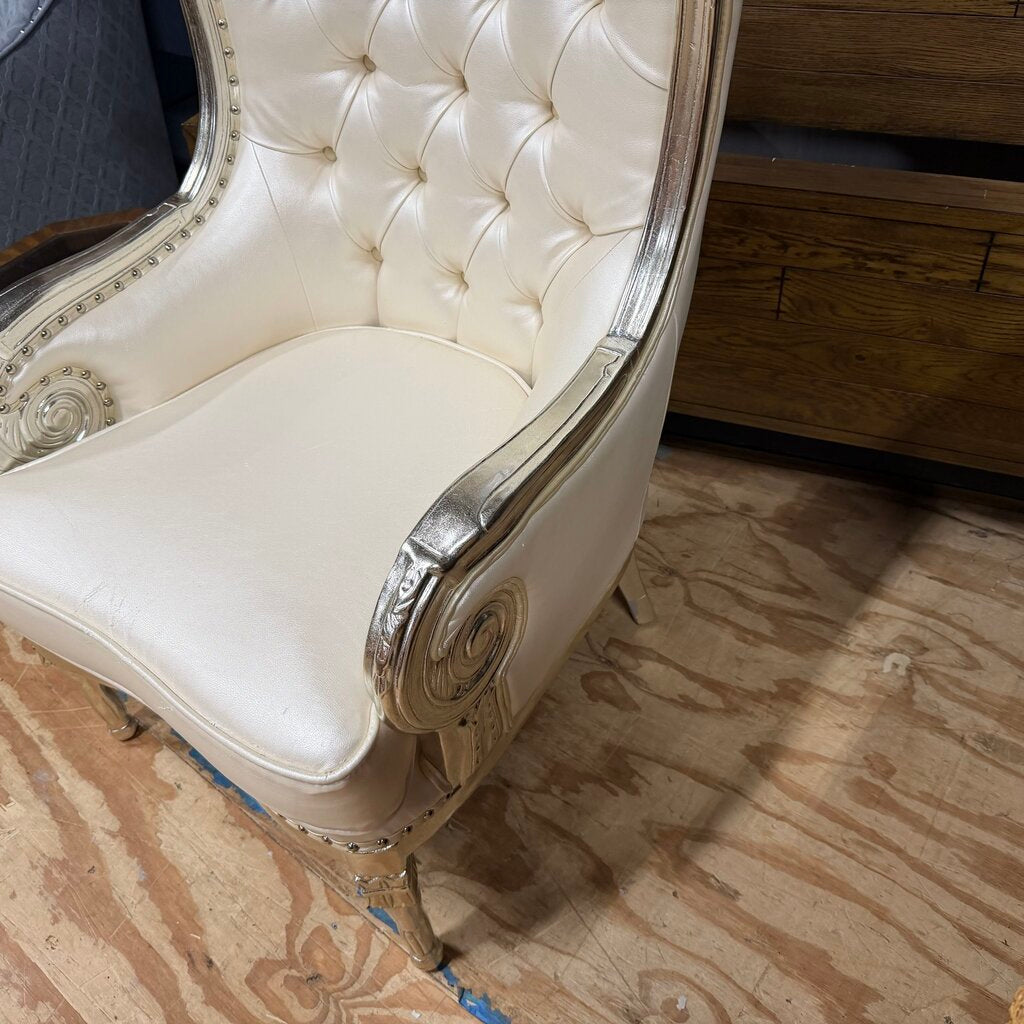 Elaborate Accent Chair