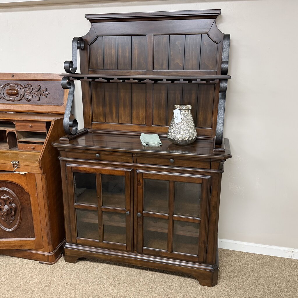 Cabinet w/Hutch