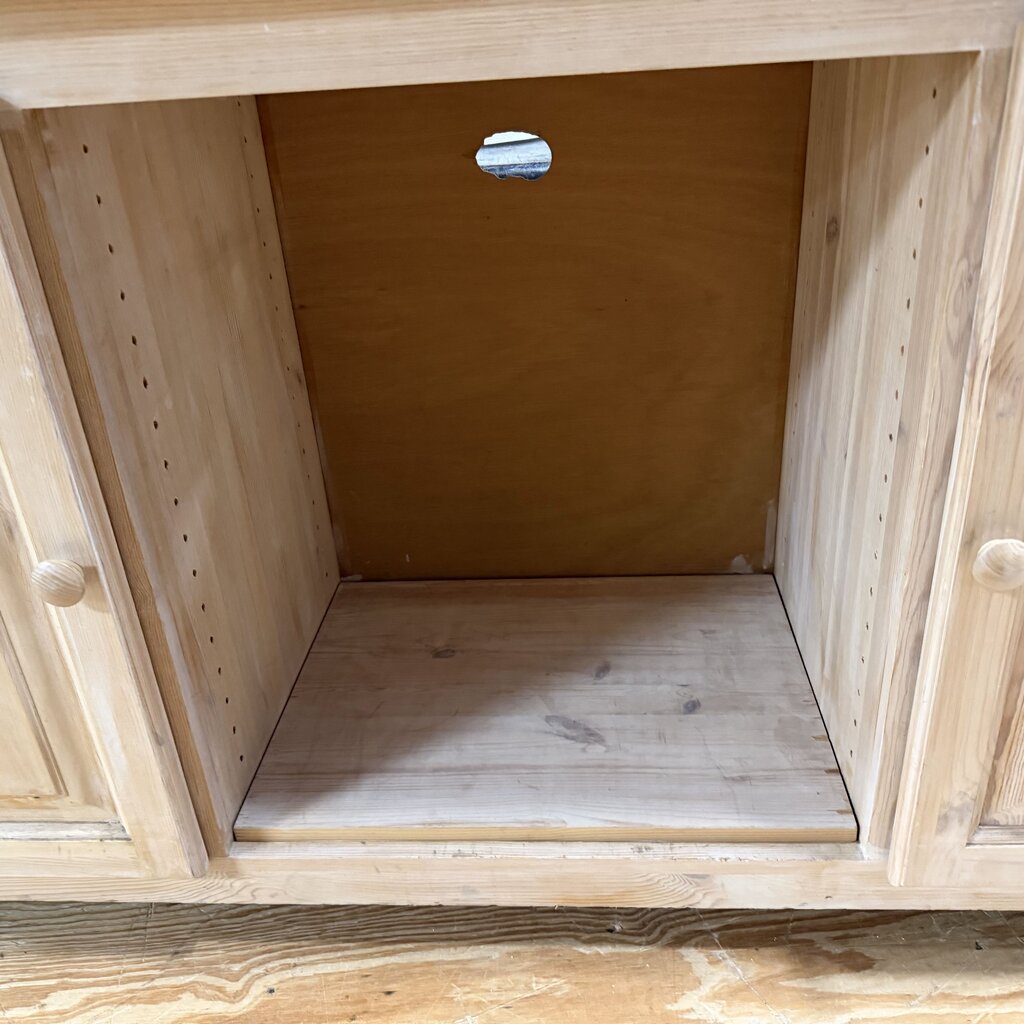 Entertainment Console w/Shelf