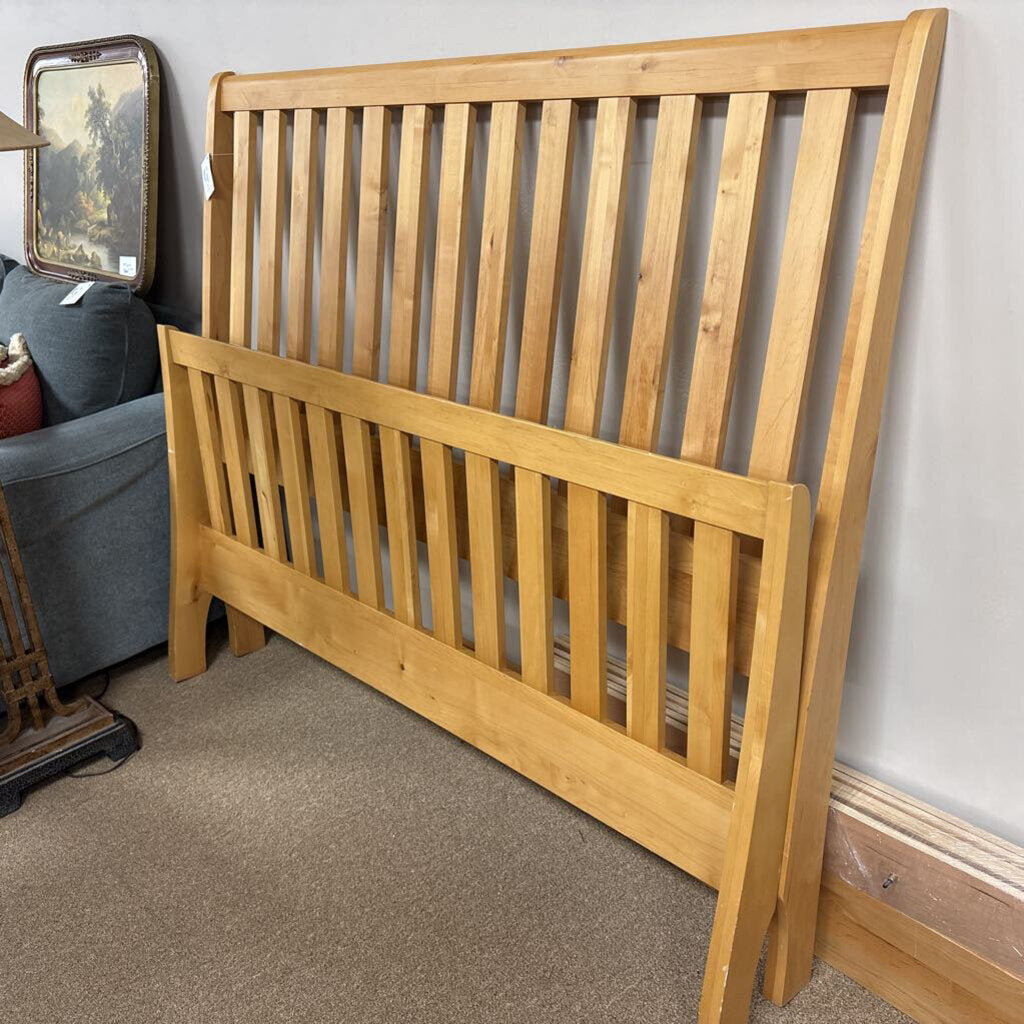 Maple Mission Style Slat Bed