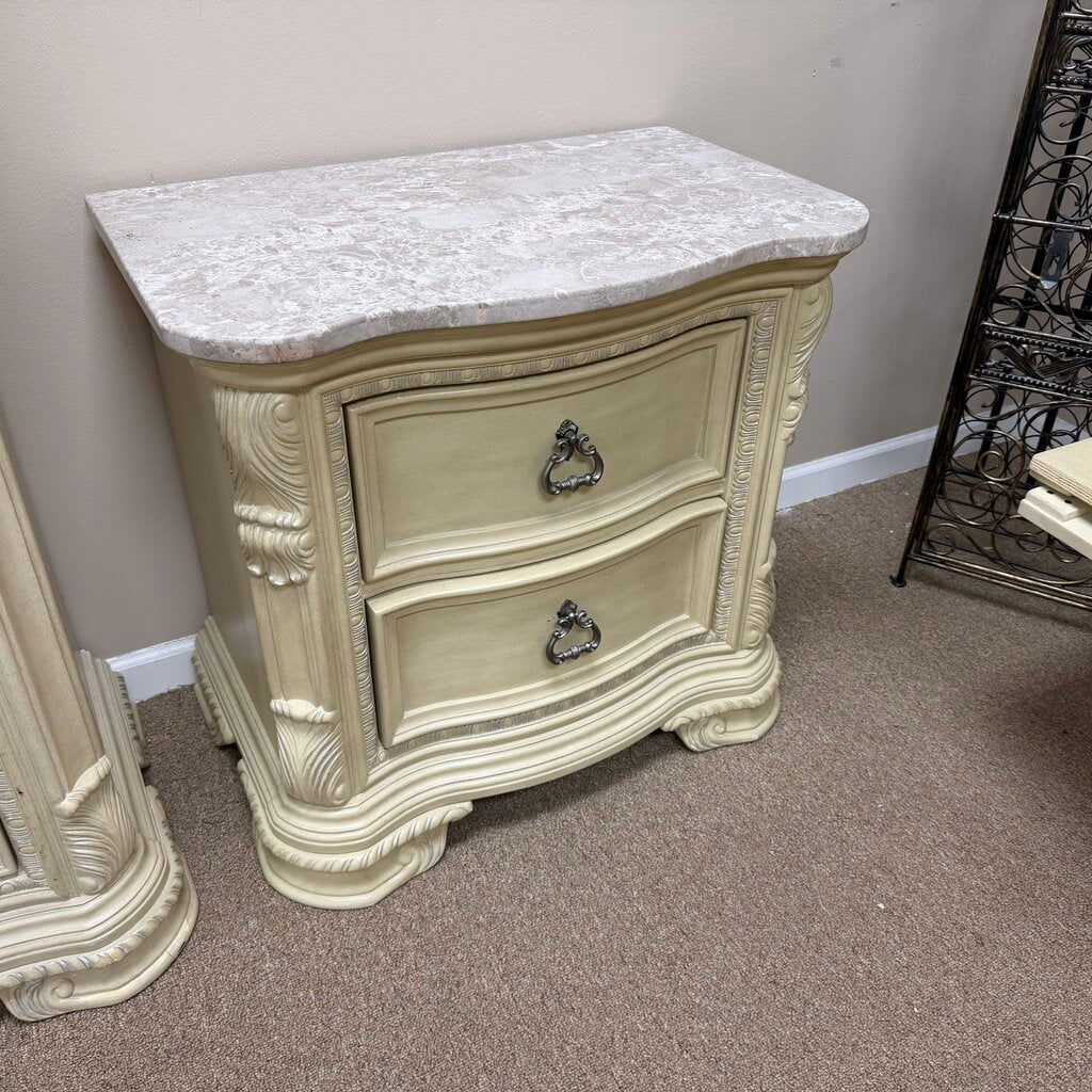 Pair Nightstands w/Outlets