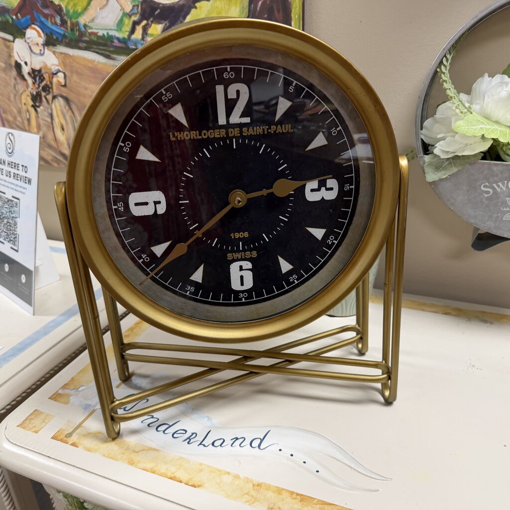 Modern Battery Operated Clock