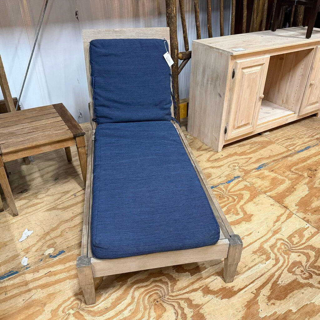 Teak Outdoor Lounge Chair w/Cushion