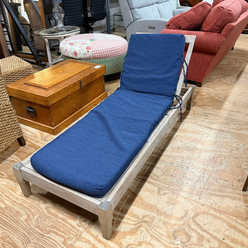 Teak Outdoor Lounge Chair w/Cushion