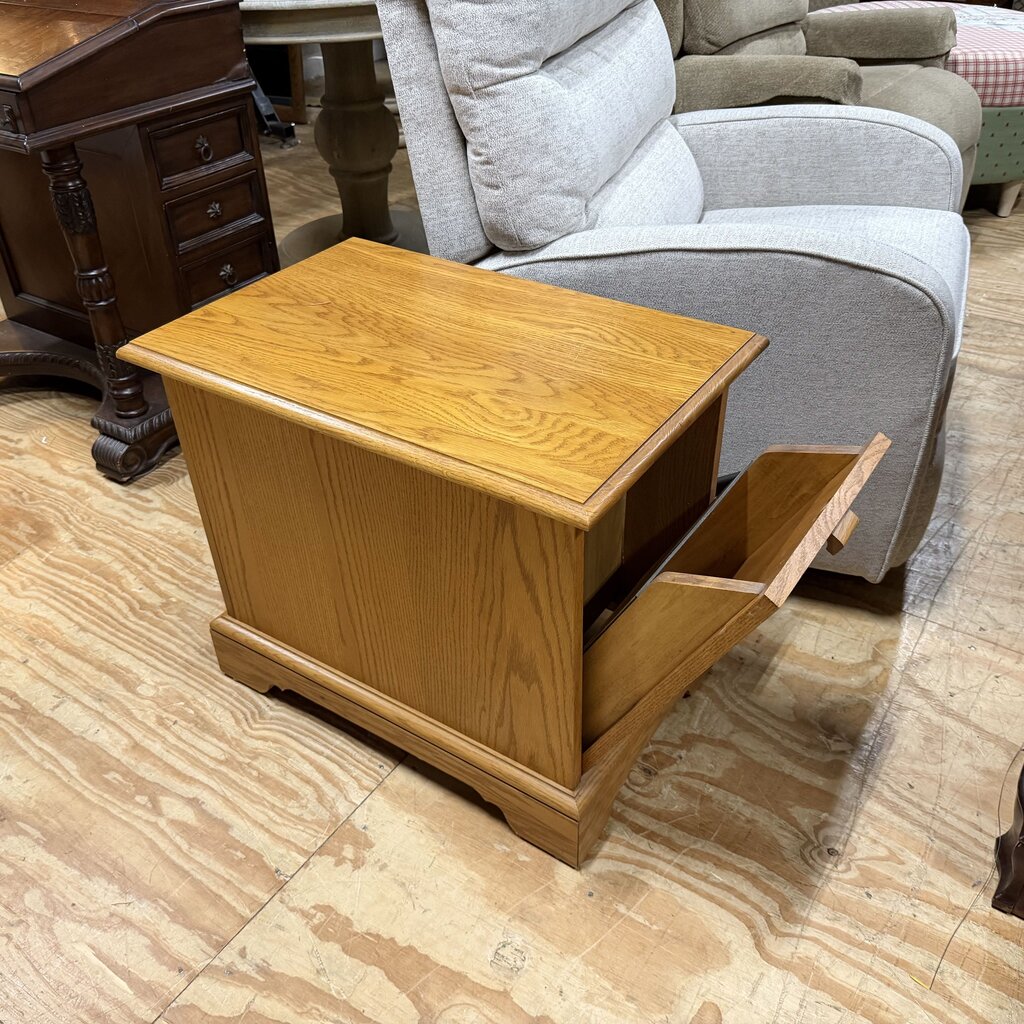 Wood Side Table w/Magazine Rack
