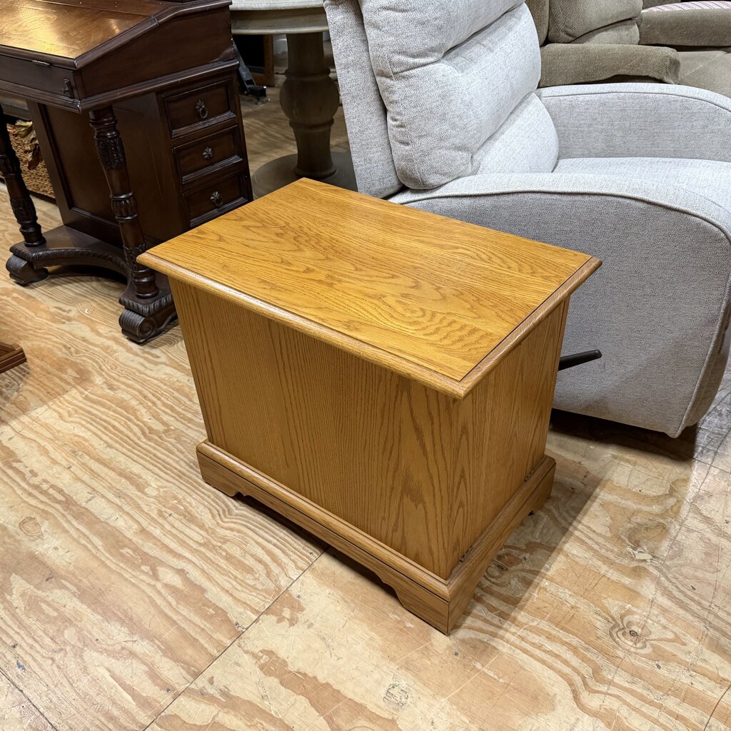 Wood Side Table w/Magazine Rack