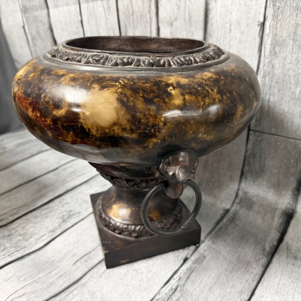 Round Planter