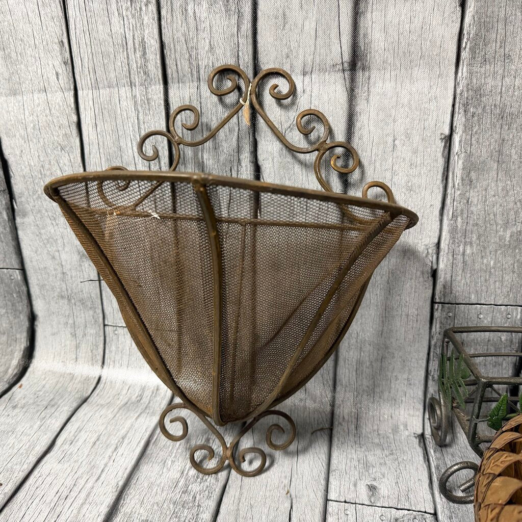 Metal Mesh Wall Planter