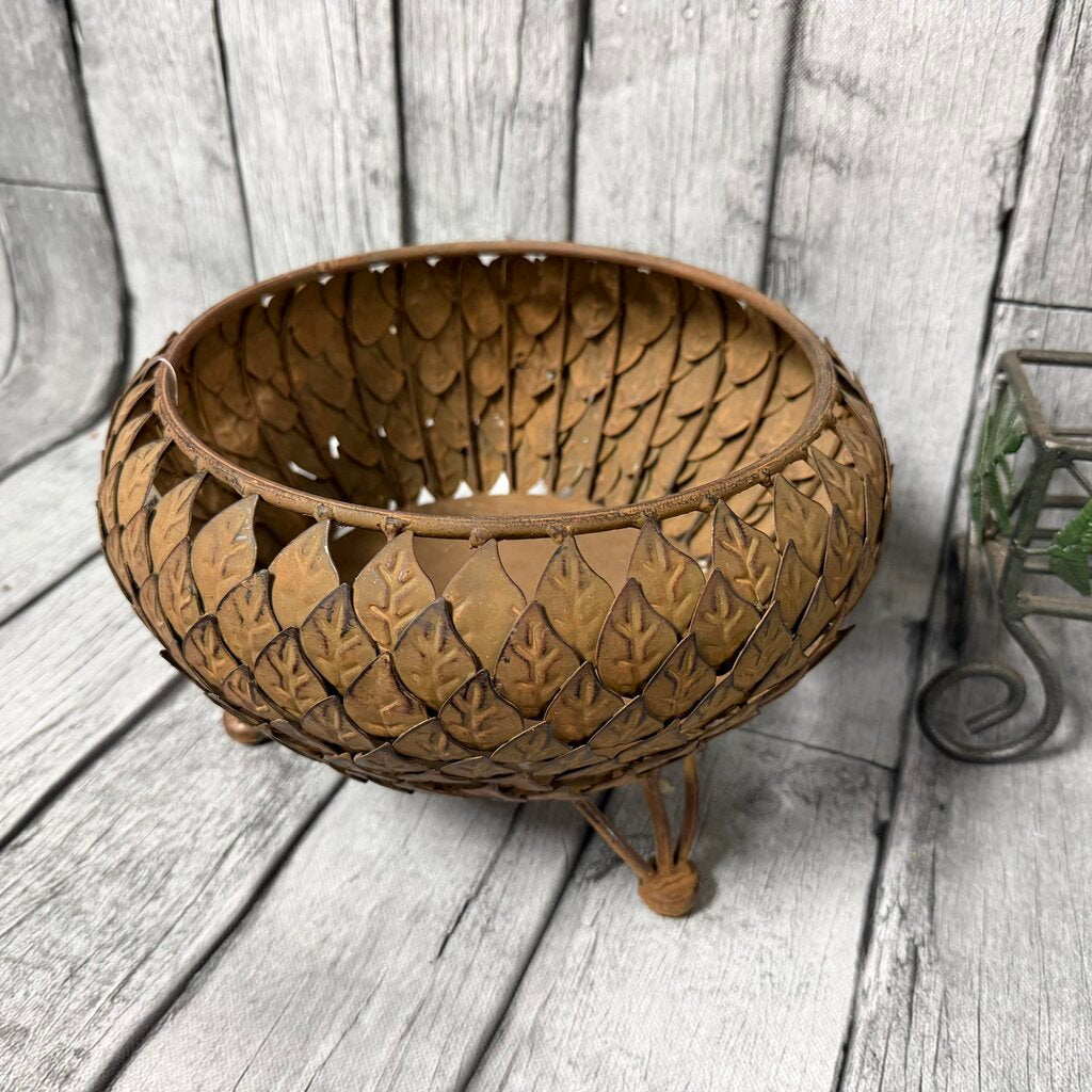 Round Metal Planter