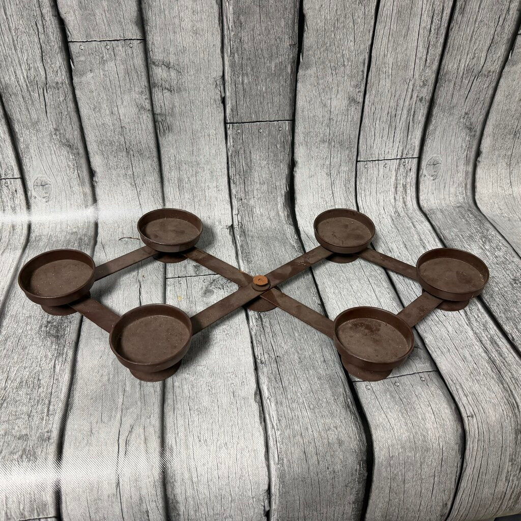 Adjustable Metal Candleholder