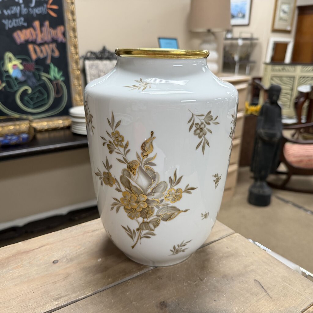 Bavarian Porcelain Vase w/Gold Leaf