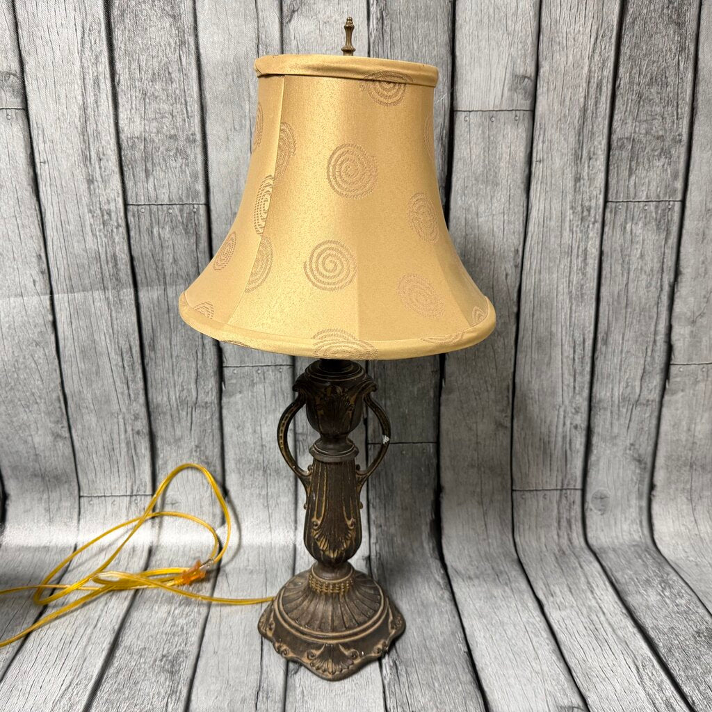 Metal 2-Handle Lamp