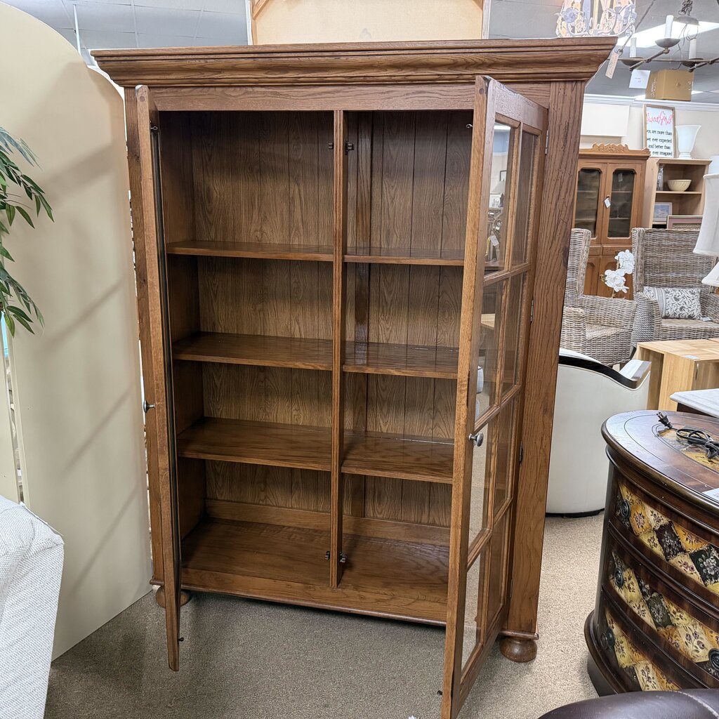 2-Dr Oak Display/China Cabinet