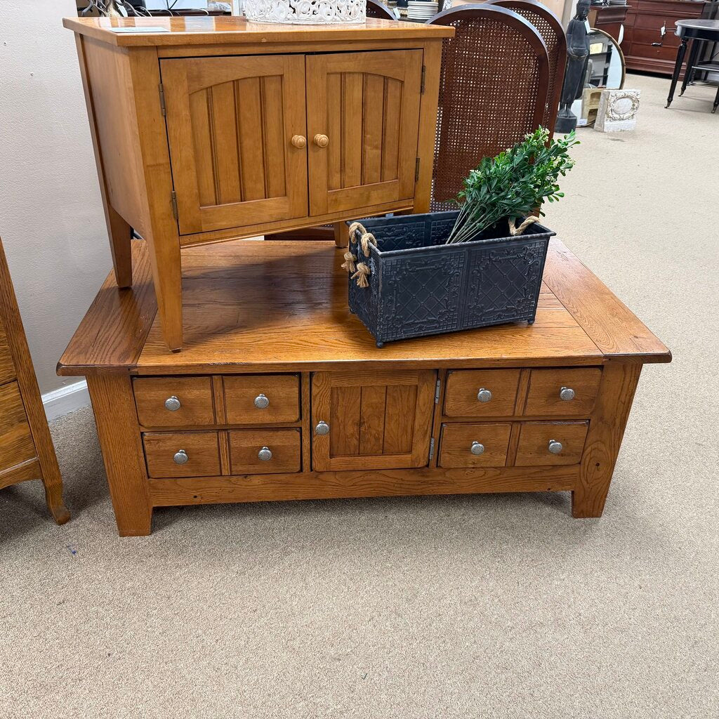 Oak Coffee Table w/Storage