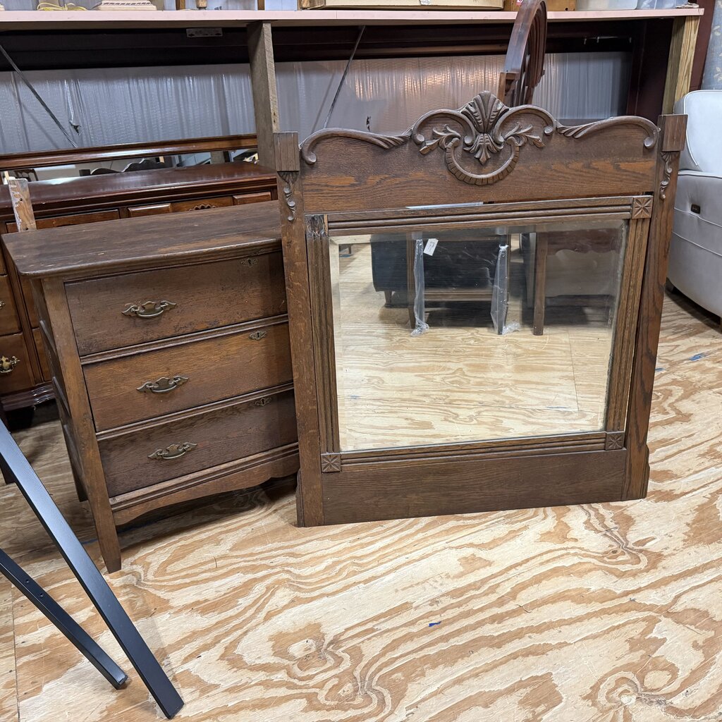 Vintage Oak Dresser w/Mirror