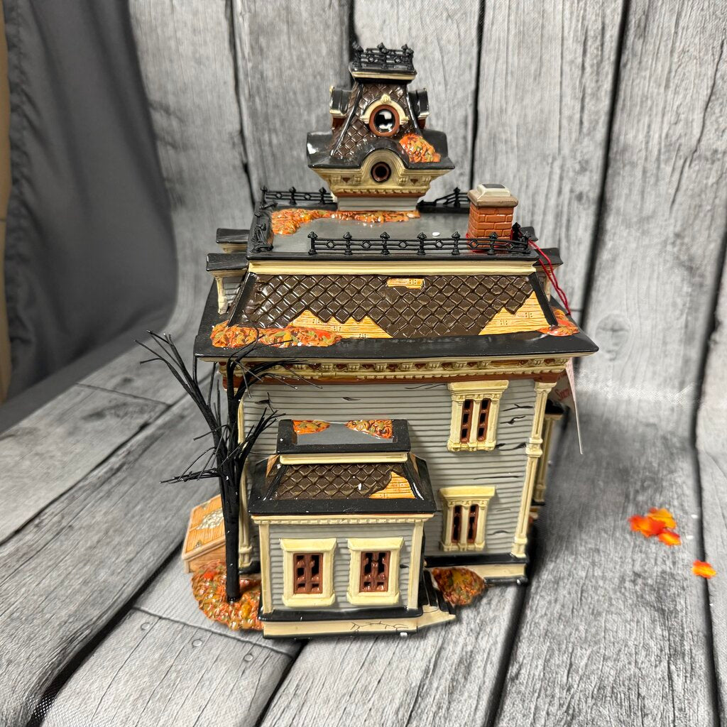 Grimsly Manor (with box)
