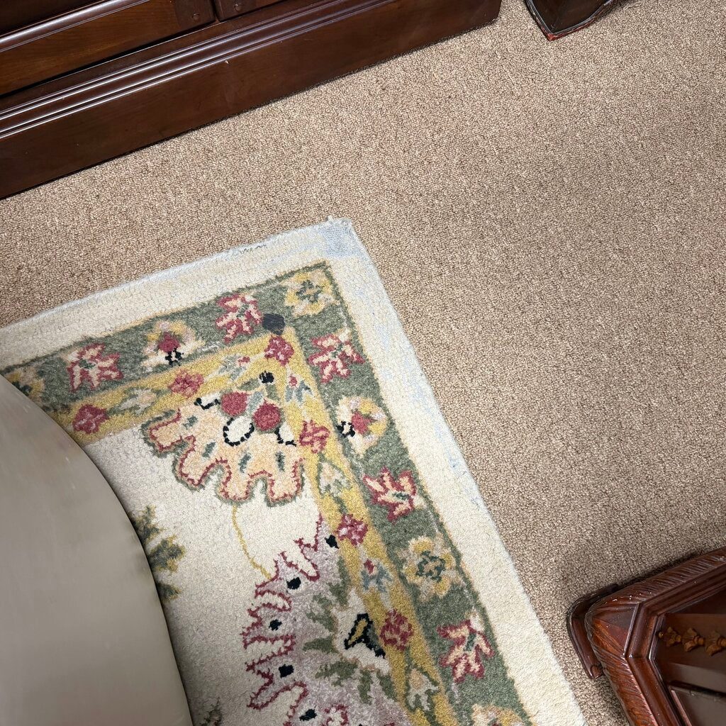Cream Floral Wool Rug