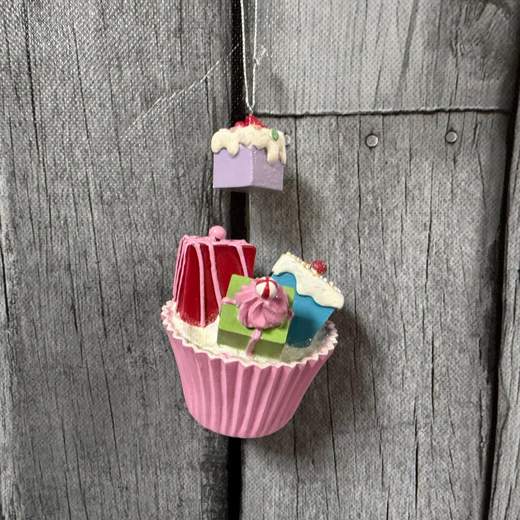 Cupcake w/Presents Ornament