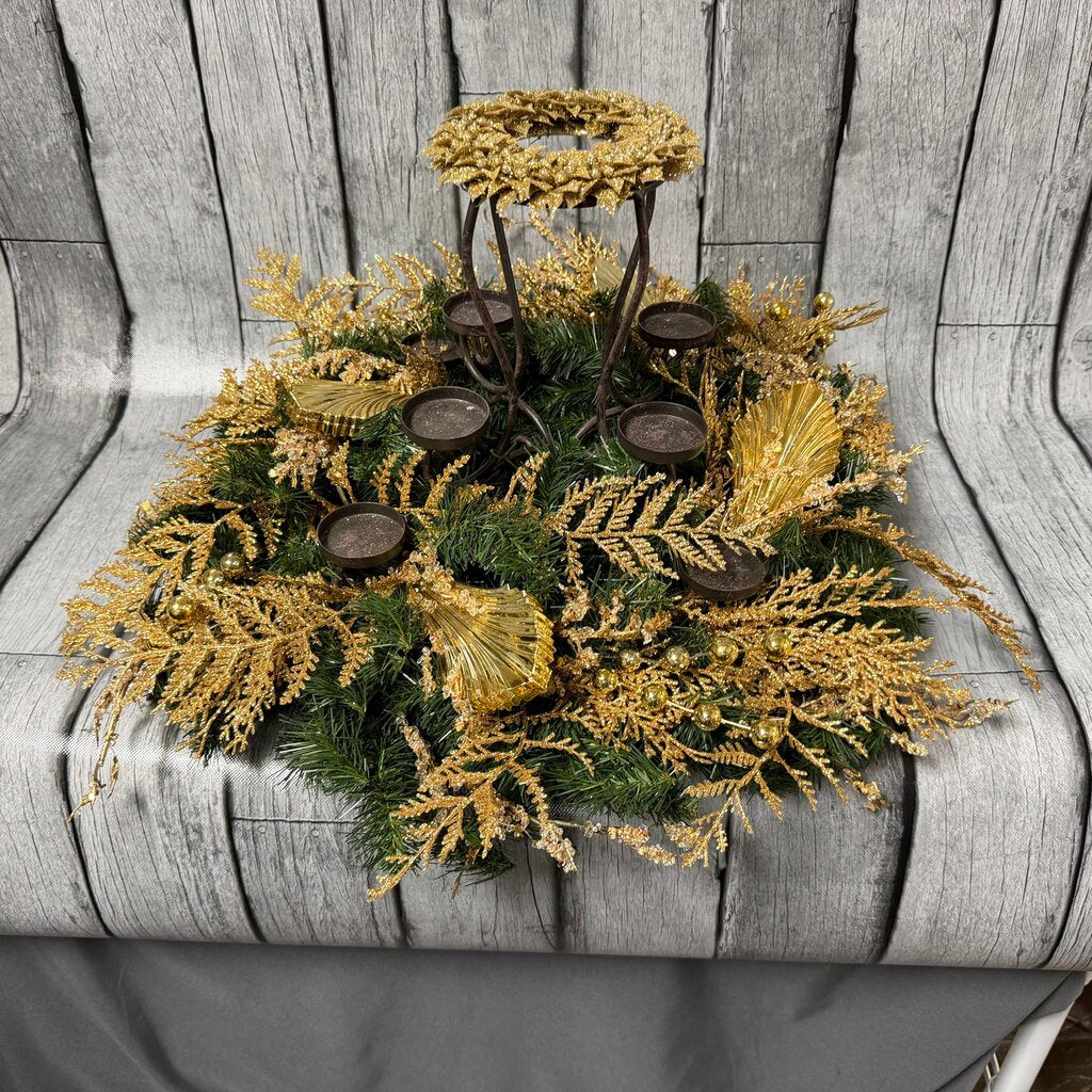 Greenery Wreath w/Gold Candle Holder Centerpiece