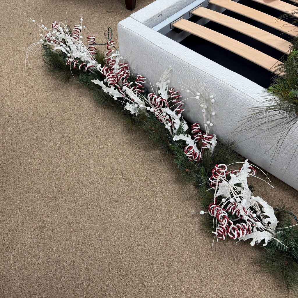 9' Lighted Red + White Decorated Garland