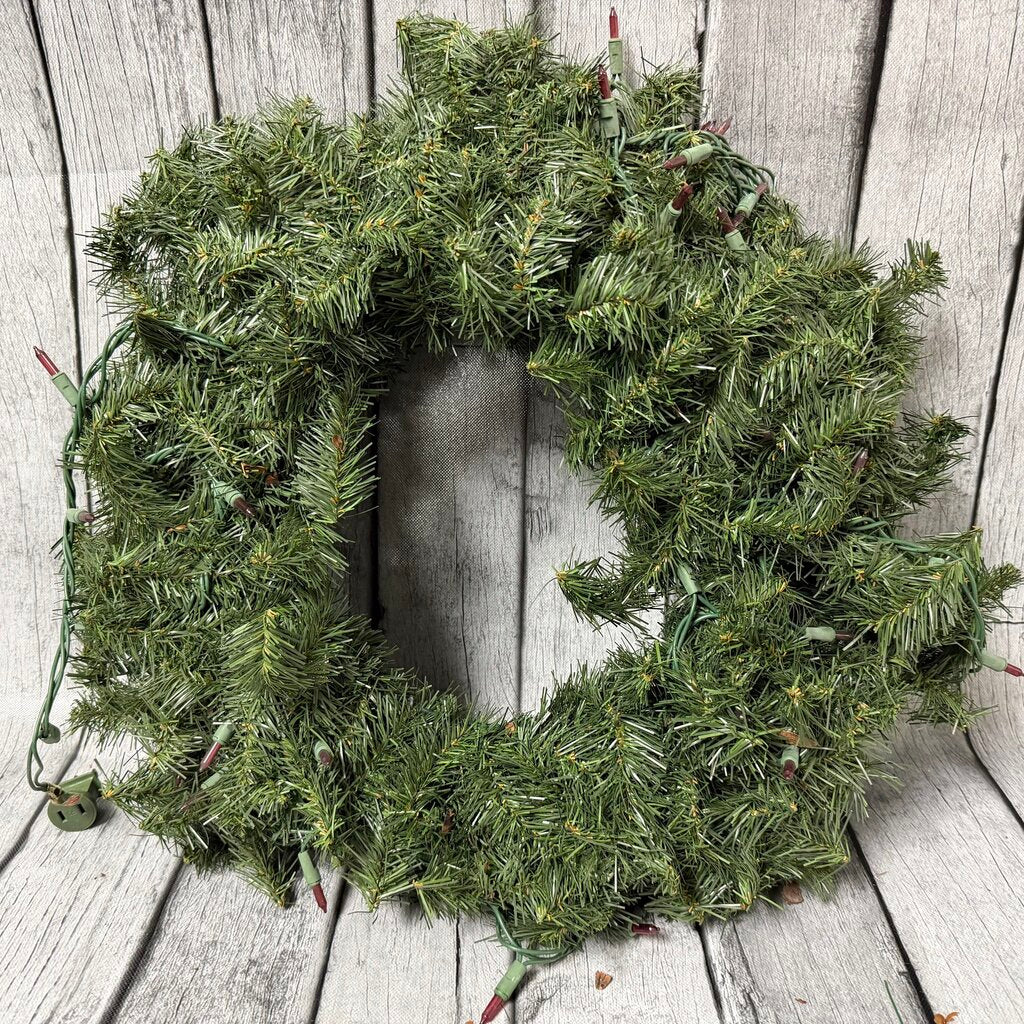 18" Lighted Pine Wreath