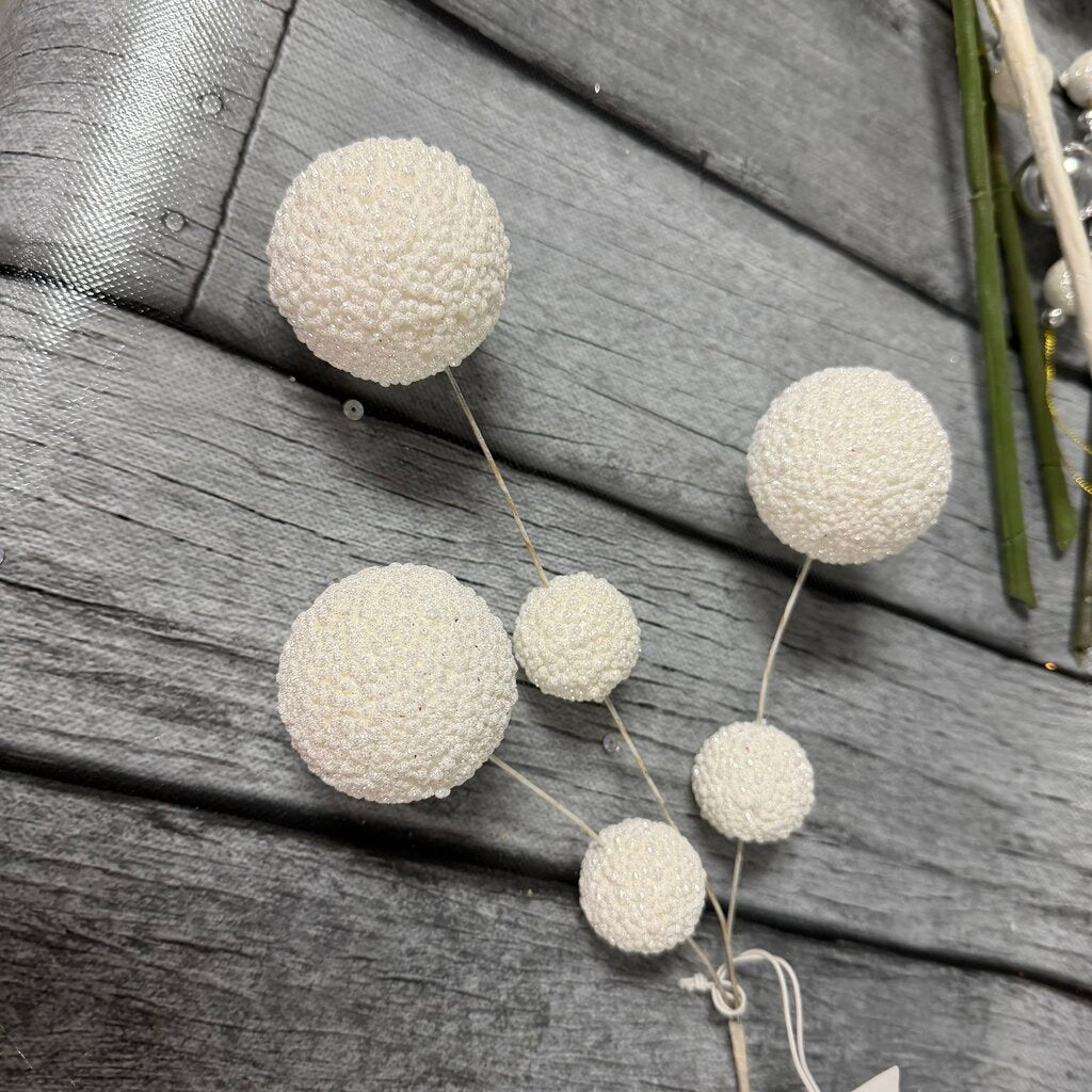 Glittered Snowball Pick