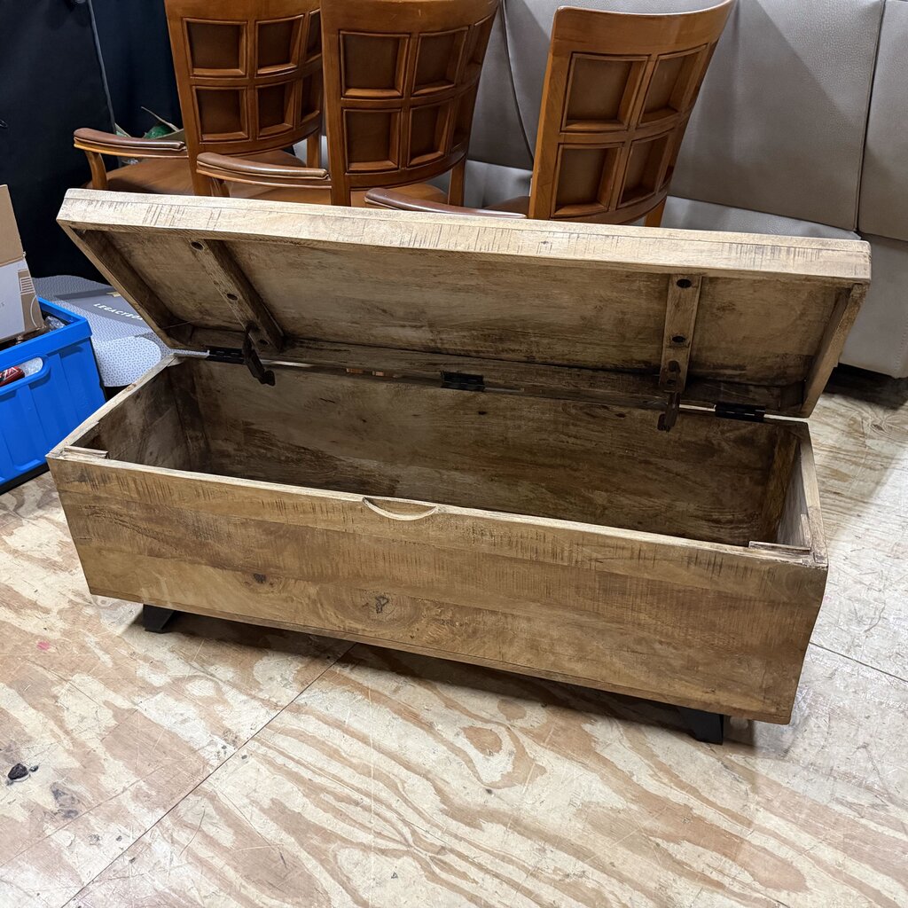 Rustic Wood Storage Trunk/Bench
