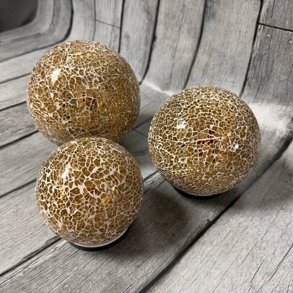 Set/3 Gold Lighted Tabletop Spheres