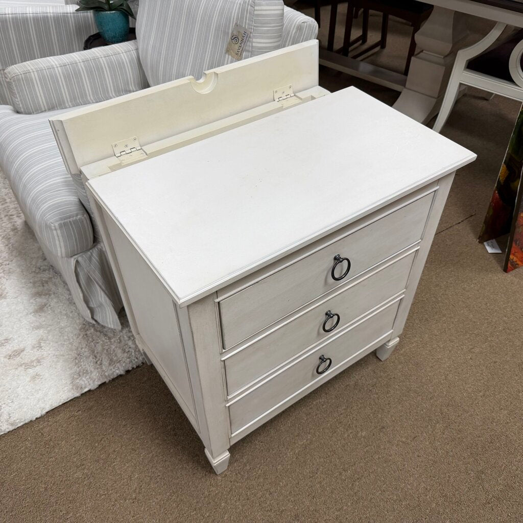 Cream Nightstand w/Plugs